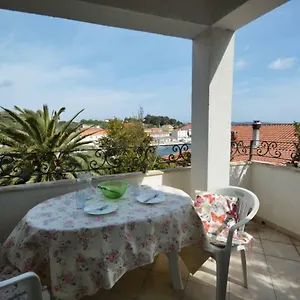 Apartman Carmen, Sali
