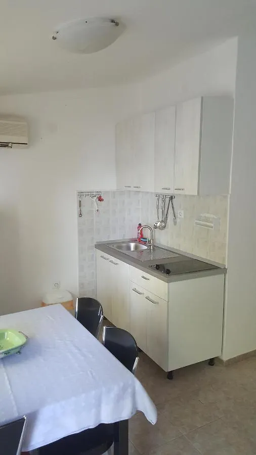 Apartment Viktor Sali