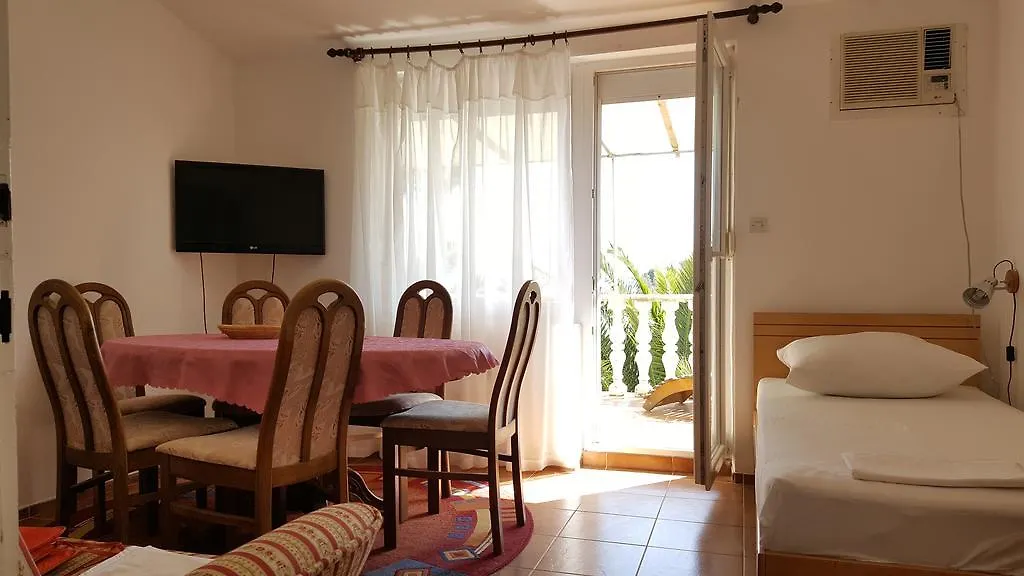 Apartment Viktor Sali