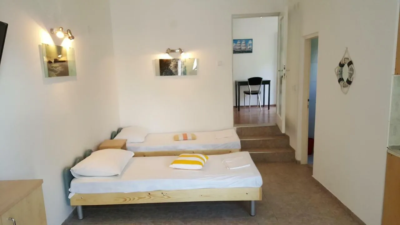Apartment Viktor Sali Croatia